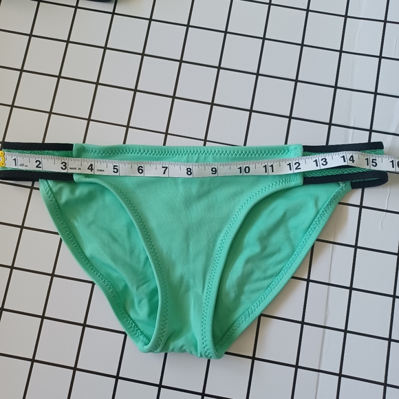 Becca Bikini - Picture 15 of 16